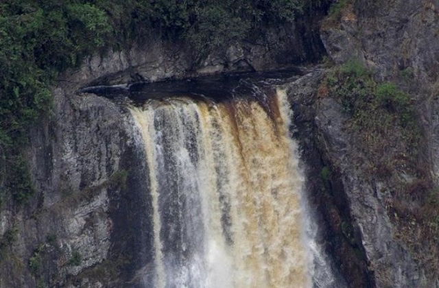 Lyrics to Enya’s “Orinoco Flow” will come to mind when you take in the Salto de Bordones waterfall in person. 