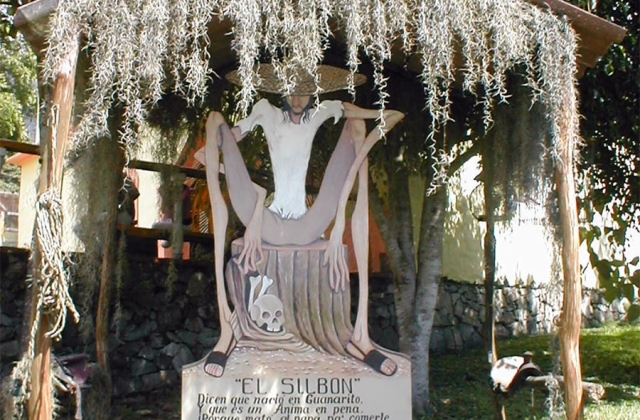 A statue depiction of El Silbon