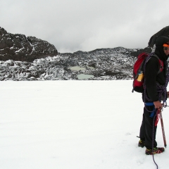 Caminando hacia los lagos glaciares del Nevado de Santa Isabel