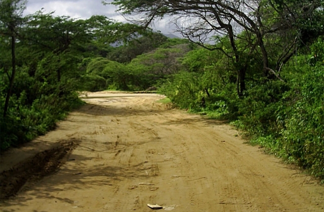 Trail along Macuira