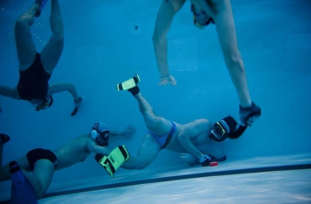 You can’t tell us that underwater hockey doesn’t look fun! 