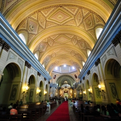 Dentro de la Basílica de San Martìn de Tours