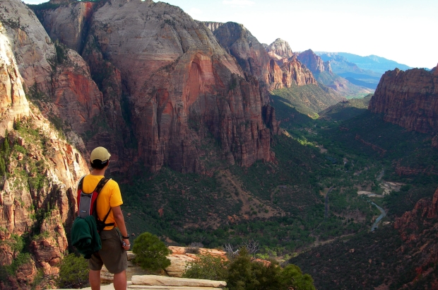 Mirando el Cañón de Zion