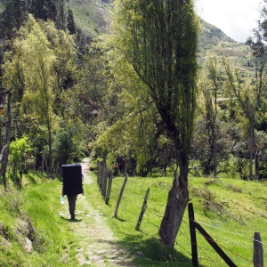 Hiking with a boulder pad in Sutatausa