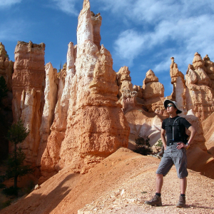 Caminando entre hoodoos en el Cañón Bryce