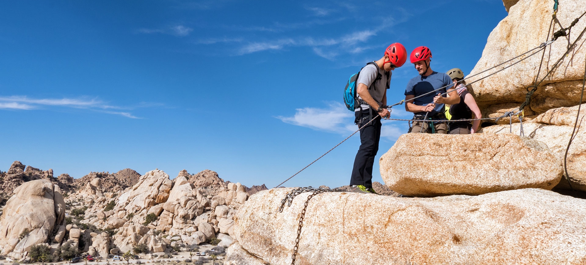 Conquista Técnica de Picos en Joshua Tree:
Trepar, Escalar y Hacer Rapel